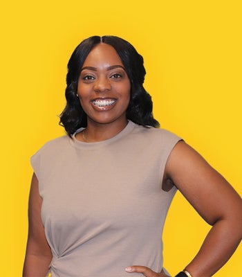 Portrait of Arianna Sims, Broker/Agent.